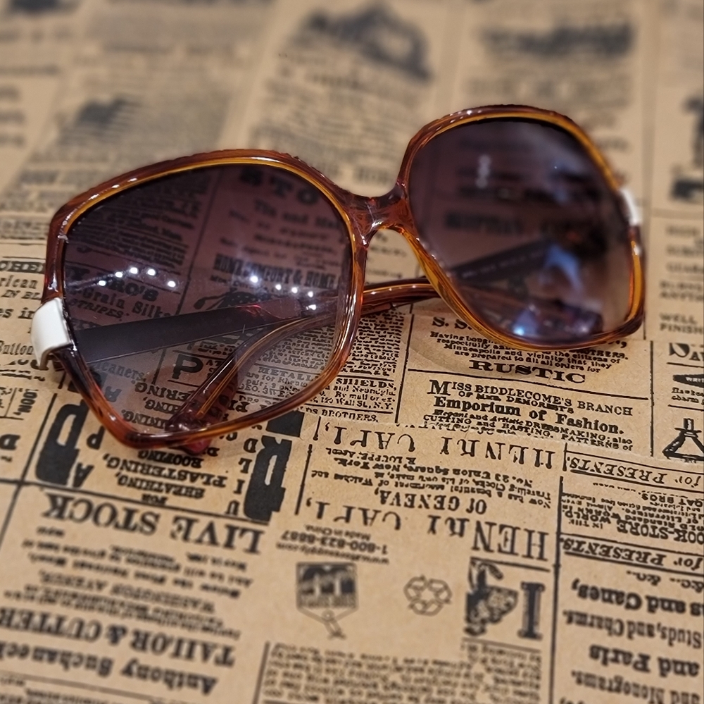OVERSIZED MARC JACOBS SUNGLASSES